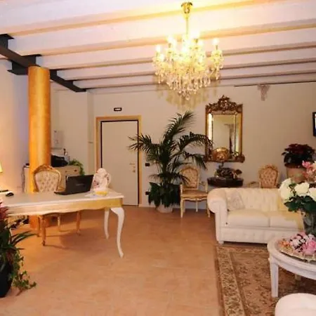 Ca Di Capri Apartahotel 3*