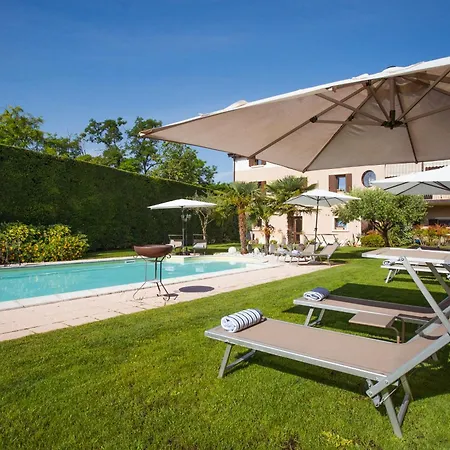 Cà Di Capri Aparthotel